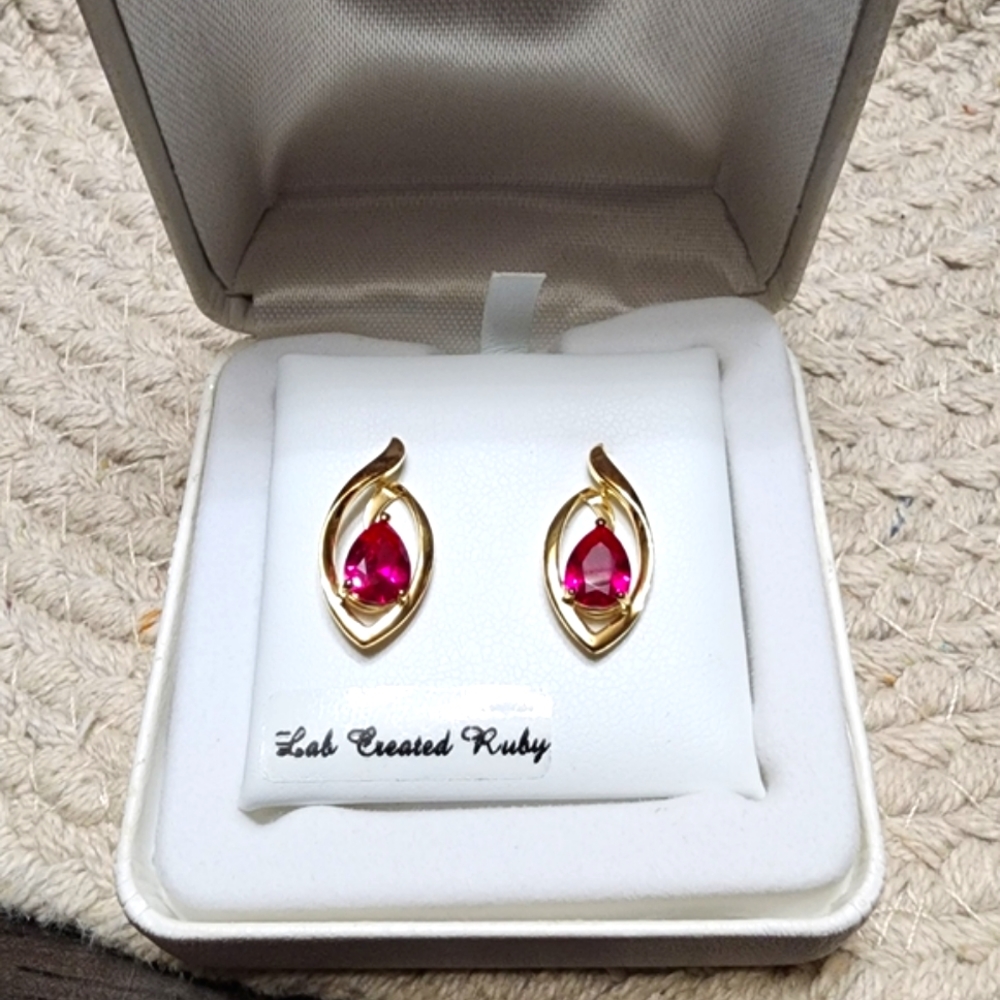 Ruby earrings - Picture 2 of 2